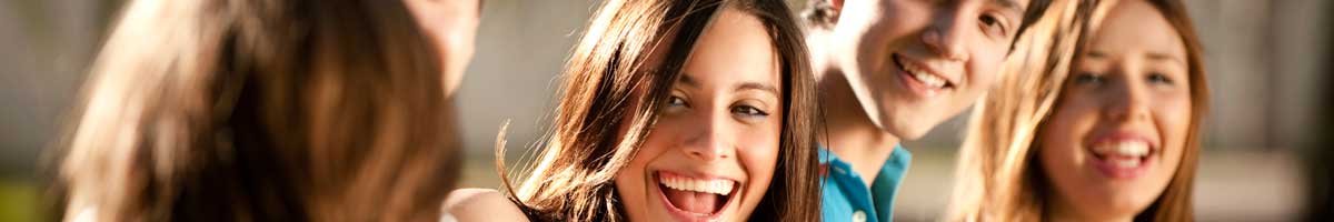 jugendliche lachen jugendliche lachen